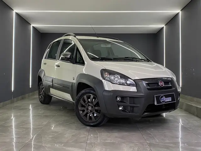 Carro Fiat Idea 2016 Adventure 1.8 16V E.TorQ (Flex)