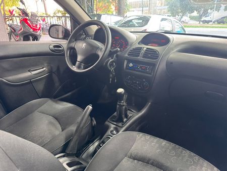 206 Hatch. Presence 1.4 8V (flex)