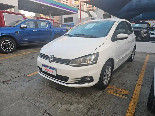 Carro Volkswagen Fox 2015 1.0 TEC Comfortline (Flex)