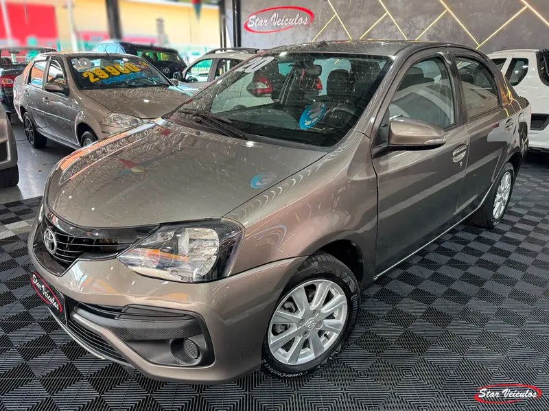 Toyota Etios Sedan X Plus 1.5 (Aut) (Flex)