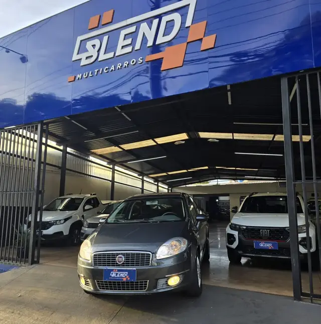 Carro Fiat Linea 2012 Essence 1.8 16V (Flex)