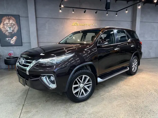 Carro Toyota SW4 2017 2.8 TDI SRX 5L 4x4 (Aut)