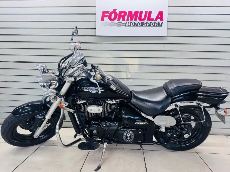 Suzuki Boulevard M800