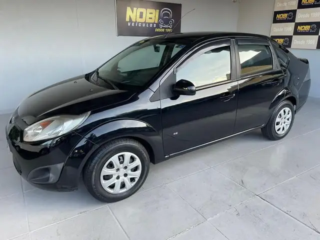 Carro Ford Fiesta Sedan 2014 SE 1.6 Rocam (Flex)
