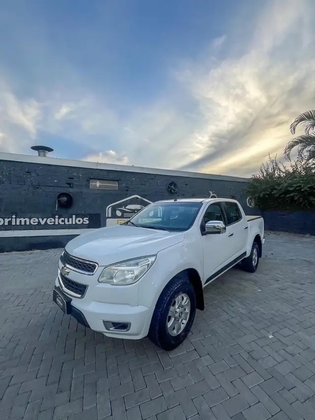 Carro Chevrolet S10 Cabine Dupla 2013 S10 LT 2.8 diesel (Cab Dupla) 4x2