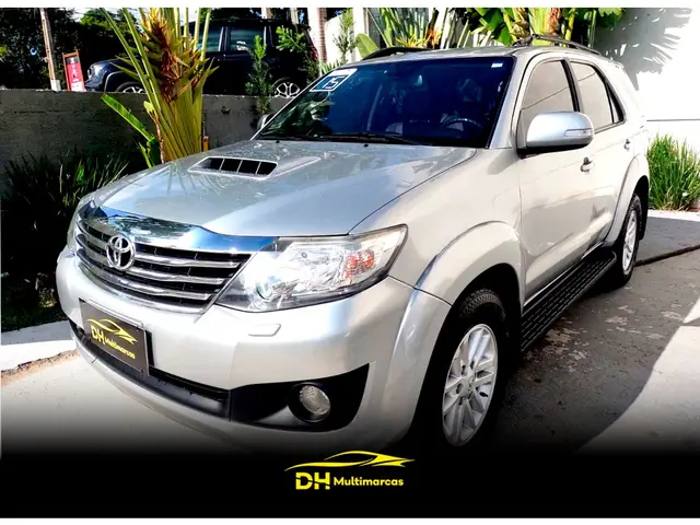 Carro Toyota SW4 2015 Hilux  3.0 TDI 4x4 SRV 7L