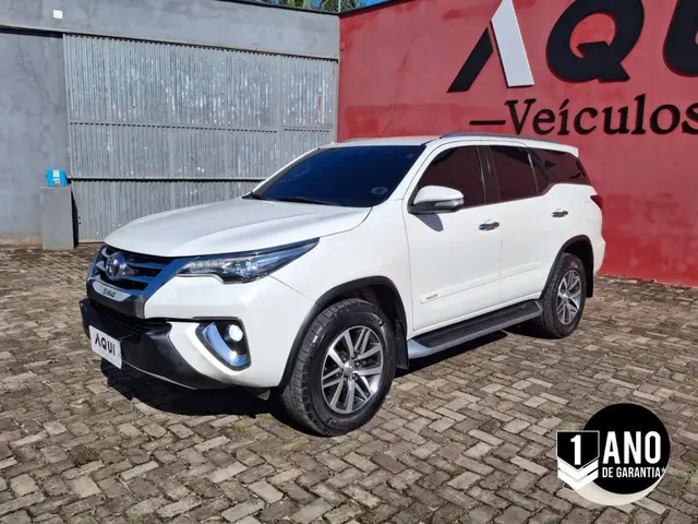 Carro Toyota SW4 2016 2.8 TDI SRX 5L 4x4 (Aut)
