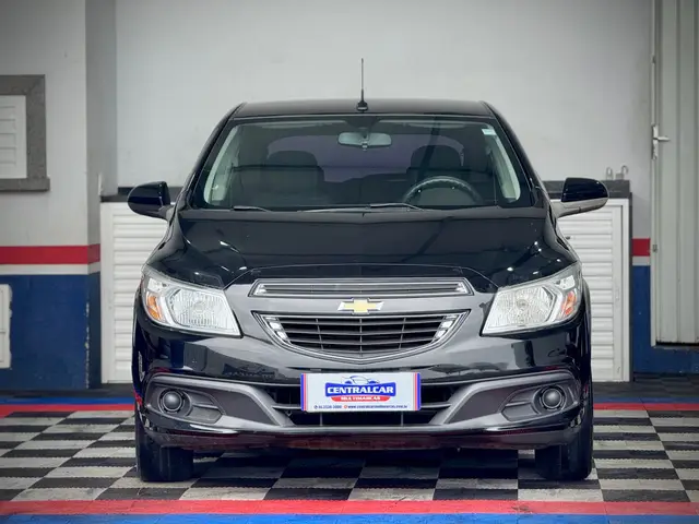 Carro Chevrolet Onix 2013 1.0 LT SPE/4
