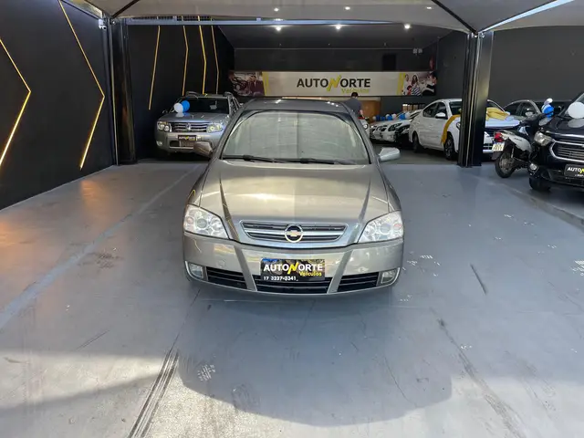 Carro Chevrolet Astra Hatch 2011 Advantage 2.0 (Flex)