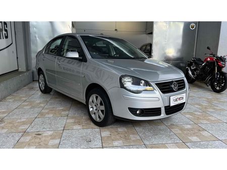 Polo Sedan Comfortline 1.6 8V (Flex)