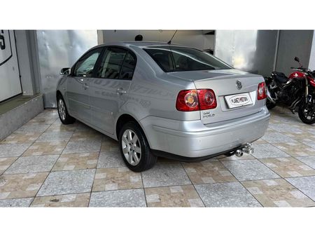 Polo Sedan Comfortline 1.6 8V (Flex)