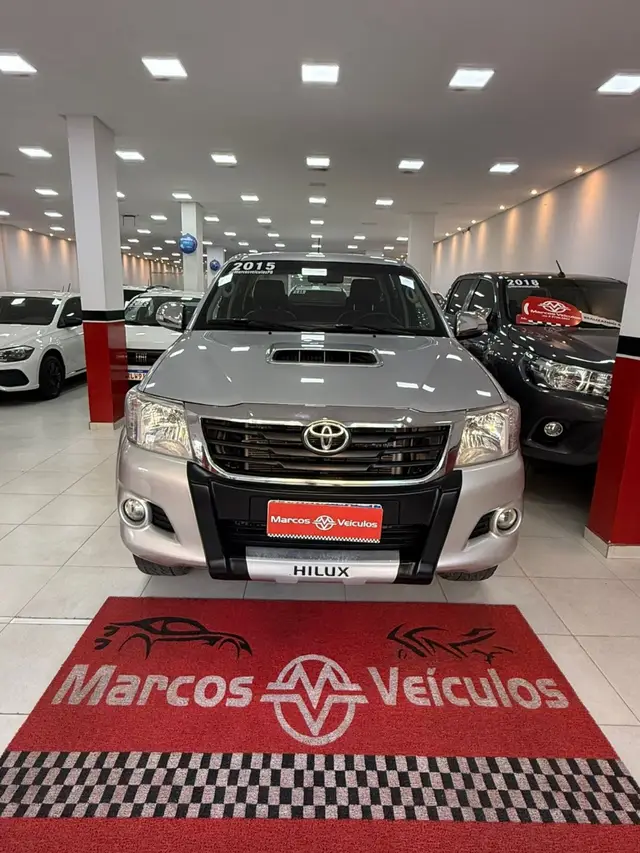 Carro Toyota Hilux Cabine Dupla 2015 Hilux 3.0 TDI 4x4 CD SRV (Aut)
