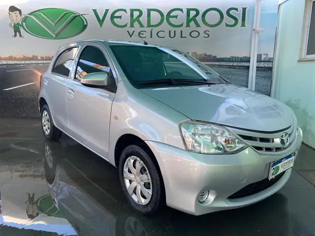 Carro Toyota Etios 2015 X 1.3 (Flex)
