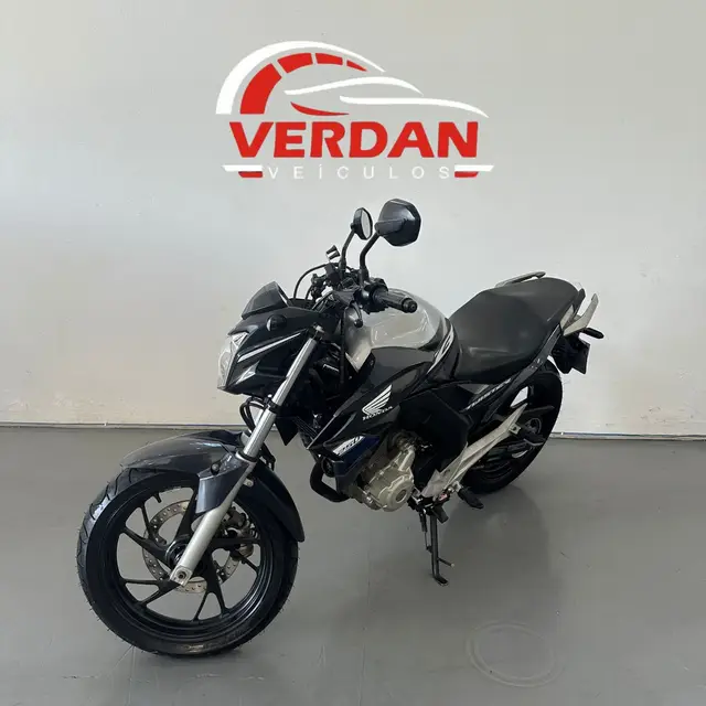 Carro Honda CB 250F Twister 2020 Standard