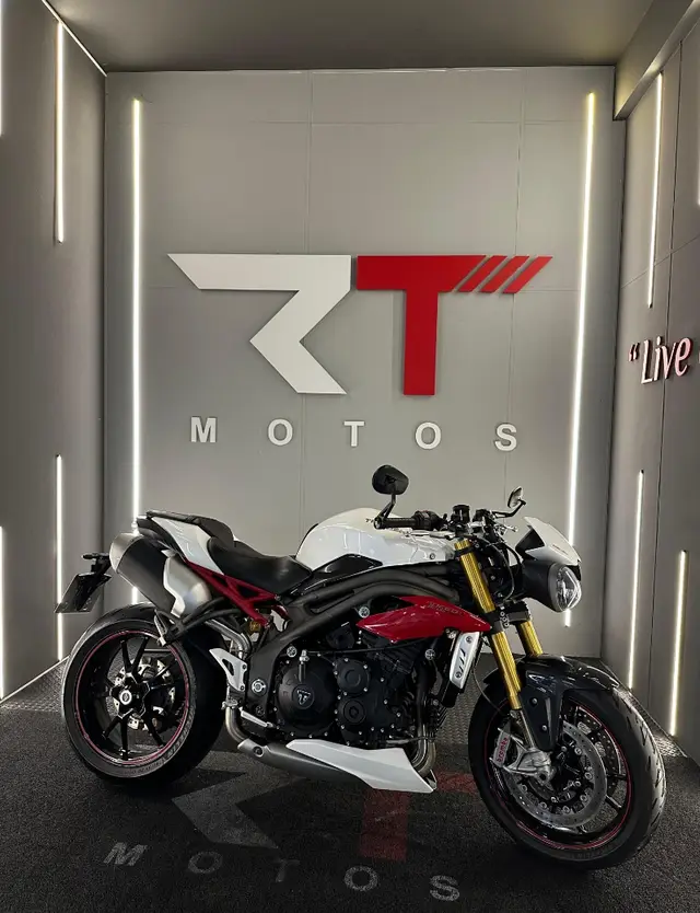 Carro Triumph Speed Triple 2017 1050R