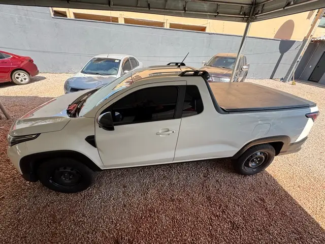Carro Fiat Strada 2014 Trekking 1.6 16V (Flex) (Cabine Dupla)