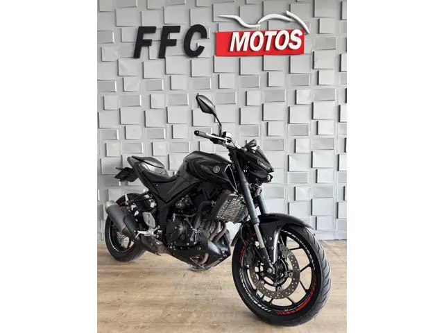 Carro Yamaha MT-03 2023 ABS