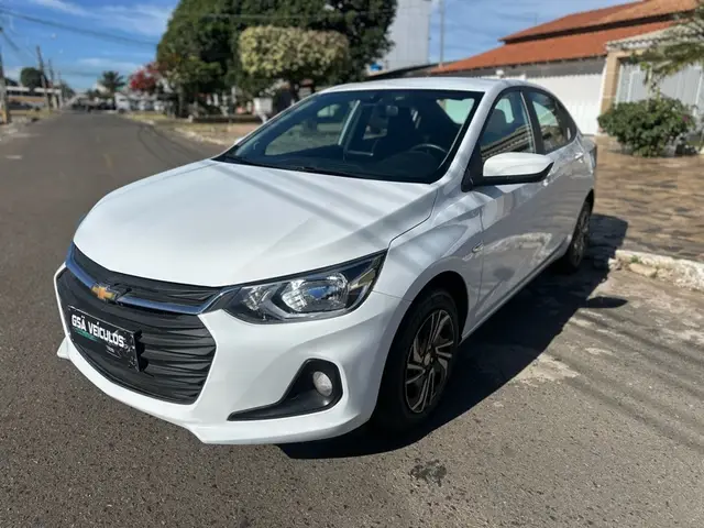 Carro Chevrolet Onix Plus 2024 LT 1.0