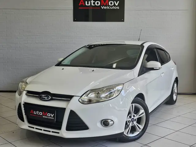 Carro Ford Focus Hatch 2015 SE 1.6 16V TiVCT PowerShift