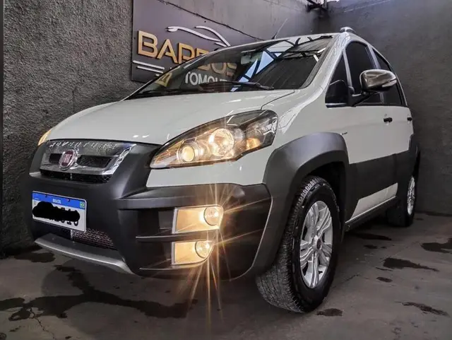 Carro Fiat Idea 2015 Adventure 1.8 16V E.TorQ (Flex)