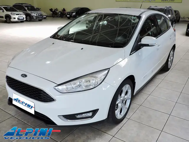 Carro Ford Focus Sedan 2016 SE 2.0 PowerShift