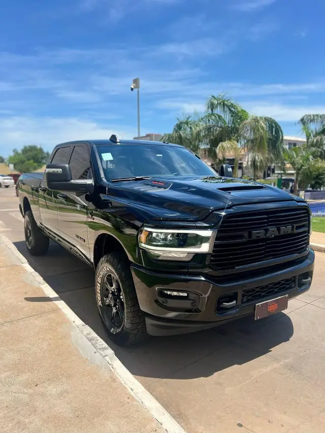 Carro RAM 2500 2023 Laramie 6.7 4X4