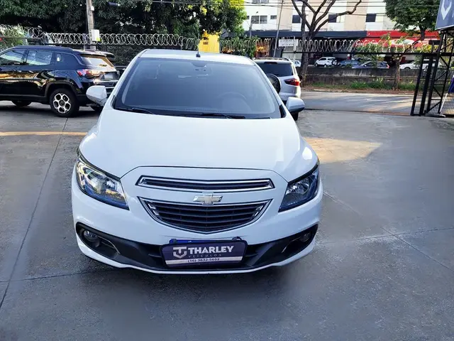 Carro Chevrolet Onix 2015 1.4 LTZ SPE/4 (Aut)