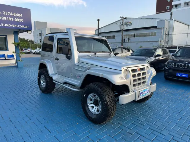 Carro Troller T4 2010 4x4 3.0 TB Int. Cap. Rígida Diesel