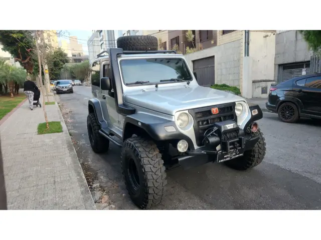 Carro Troller T4 2013 3.2