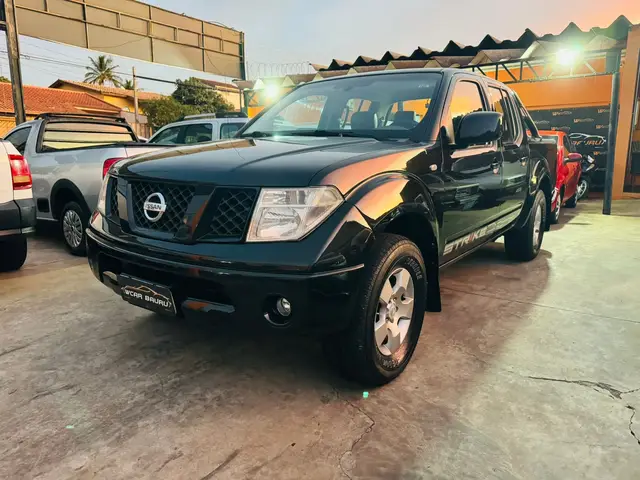 Carro Nissan Frontier 2010 XE 4x2 2.5 16V (cab. dupla)
