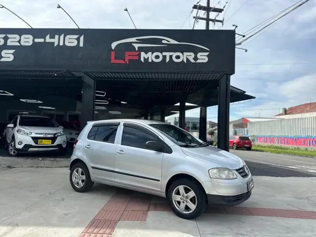 Carro Volkswagen Fox 2010 1.0 8V (Flex) 4p