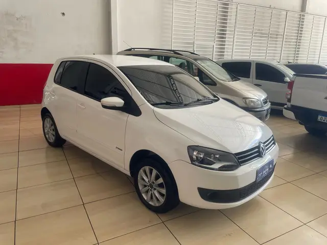 Carro Volkswagen Fox 2014 1.6 VHT (Flex)