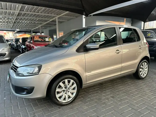 Carro Volkswagen Fox 2013 1.0 TEC (Flex) 4p