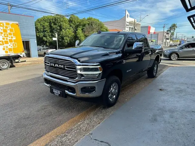 Carro RAM 2500 2024 Laramie 6.7 4X4