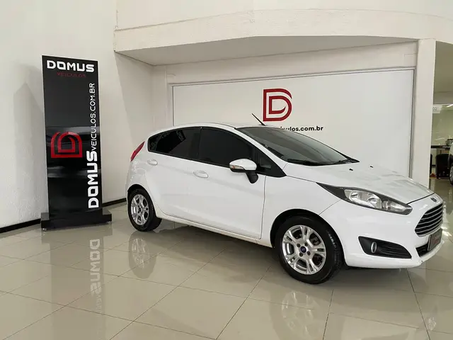 Carro Ford Fiesta Hatch 2016 1.6 (Flex)