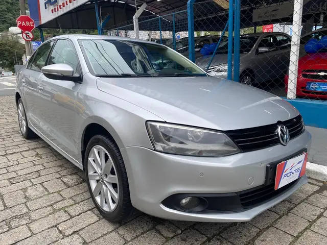 Carro Volkswagen Jetta 2013 2.0 Comfortline (Flex)