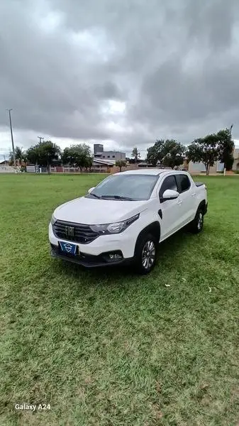 Carro Fiat Strada 2023 Freedom 1.3 CD (Flex)