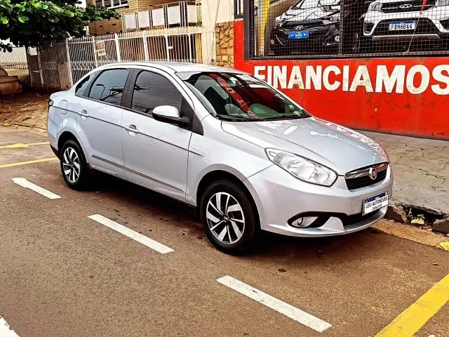 Carro Fiat Grand Siena 2015 Essence 1.6 16V (Flex)