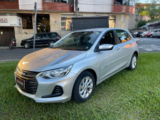 Carro Chevrolet Onix 2023 LT 1.0