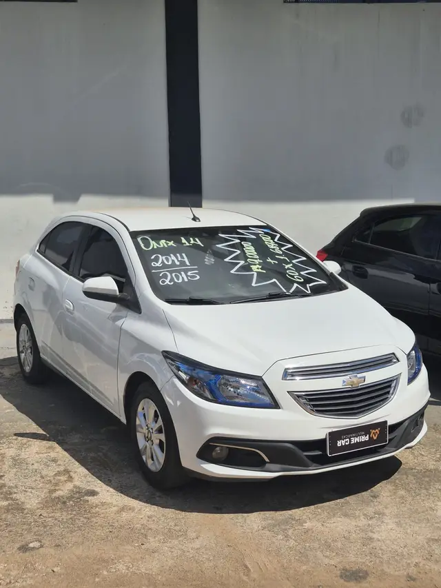 Carro Chevrolet Onix 2015 1.4 LTZ SPE/4