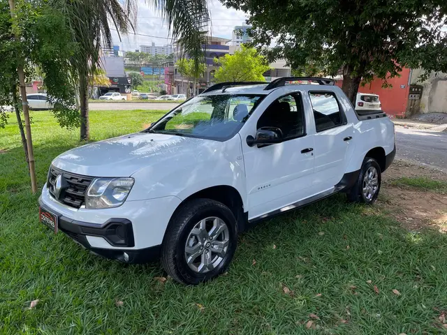 Carro Renault Oroch 2023 Intense 1.6 (Flex)