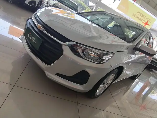 Carro Chevrolet Onix Plus 2023 LT 1.0