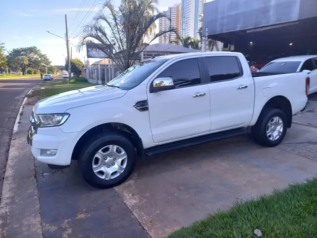 Carro Ford Ranger Cabine Dupla 2017 Ranger 2.5 XLT CD (Flex)