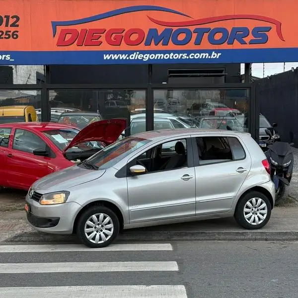 Carro Volkswagen Fox 2014 1.0 TEC (Flex) 4p