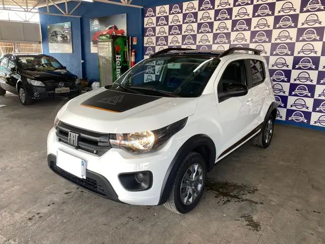Carro Fiat Mobi 2023 Trekking 1.0 (Flex)