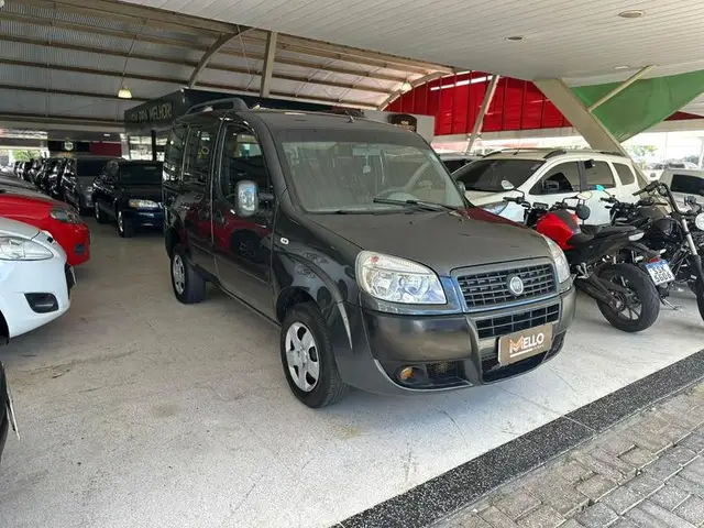 Carro Fiat Doblò 2012 Adventure 1.8 16V (Flex)
