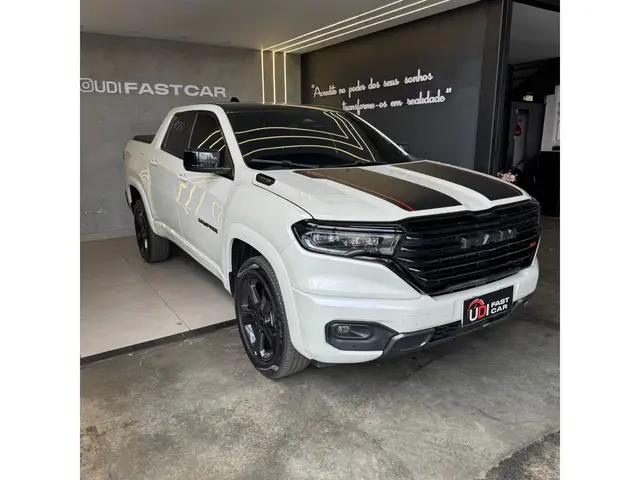 Carro RAM Rampage 2024 R/T 2.0 Turbo