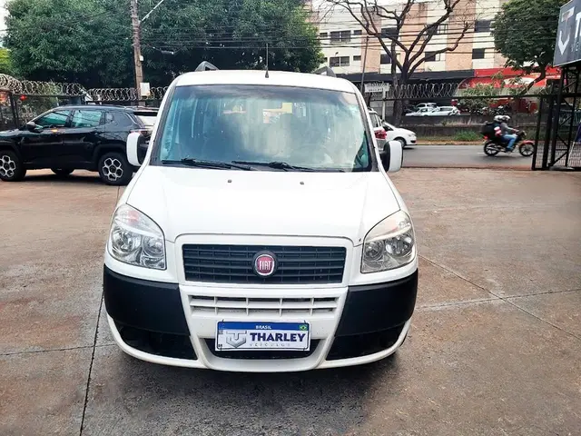 Carro Fiat Doblò 2016 Attractive 1.4 8V (Flex)