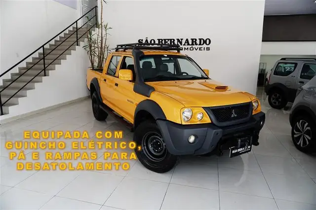 Carro Mitsubishi L200 2009 Savana 2.5 4X4 (15 Anos)