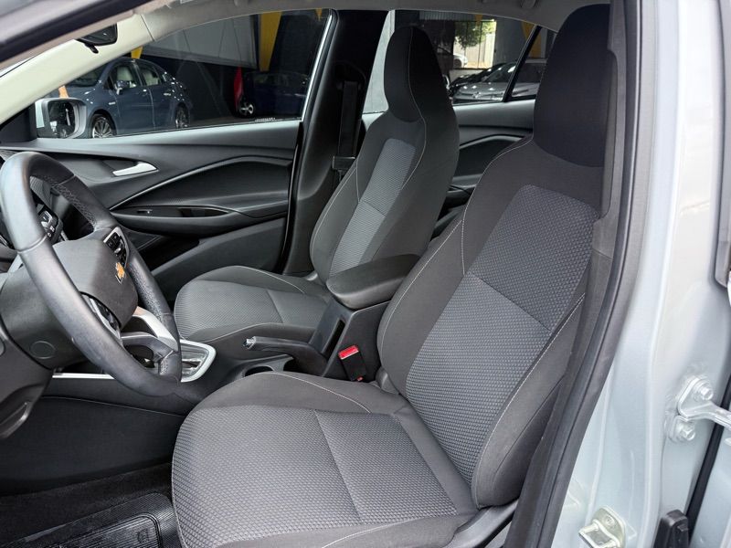 Chevrolet Onix Plus